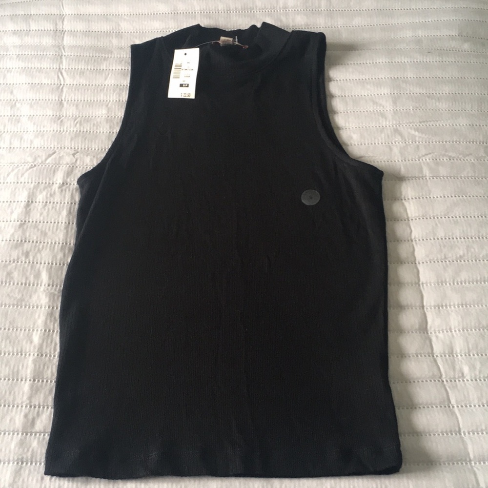 NEW sleeveless high collar shirt